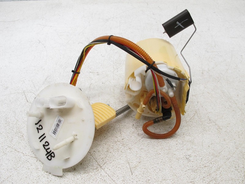 16-23 JAGUAR X260 XF XF S FUEL PUMP SENDING UNIT ASSEMBLY OEM 121124B