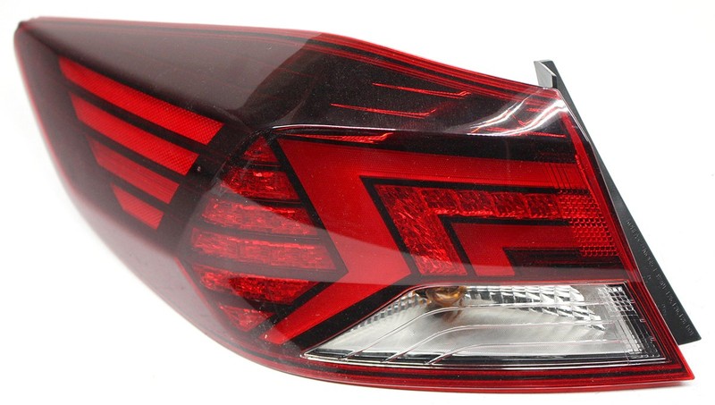 OEM Left Driver Side LED Tail Lamp For Hyundai Elantra Sedan (1.4L, 2.0L)