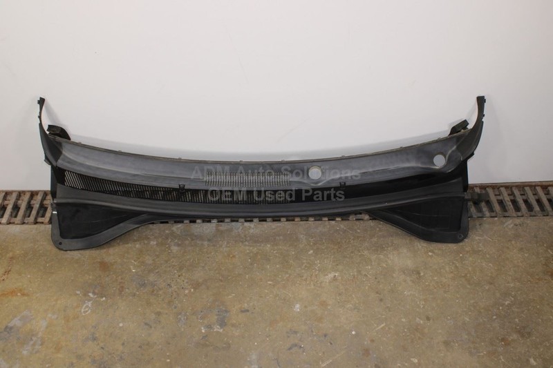 2016-2020 KIA SORENTO Windshield Wiper Cowl Panel OEM 86151-C6000