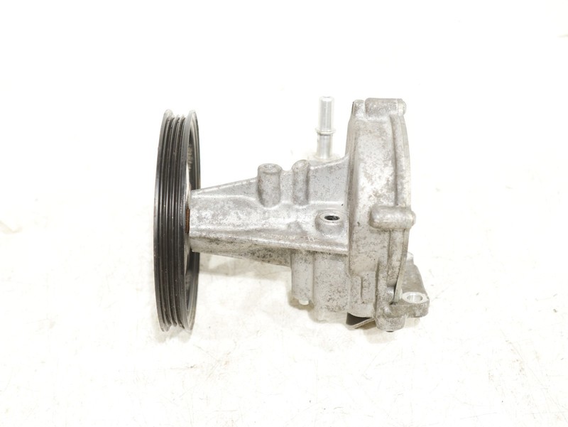 14-18 CHEVY Silverado GMC Sierra 1500 5.3L Engine Vacuum Pump & Pulley Assembly