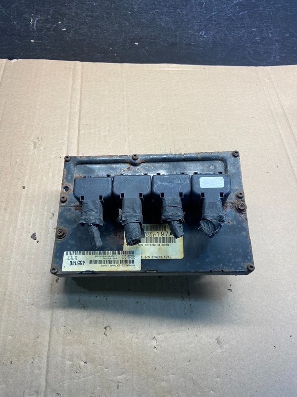 2005 ChryslerCaravan3.3L Engine Control Unit ECU P05187657AC AE2299 DW