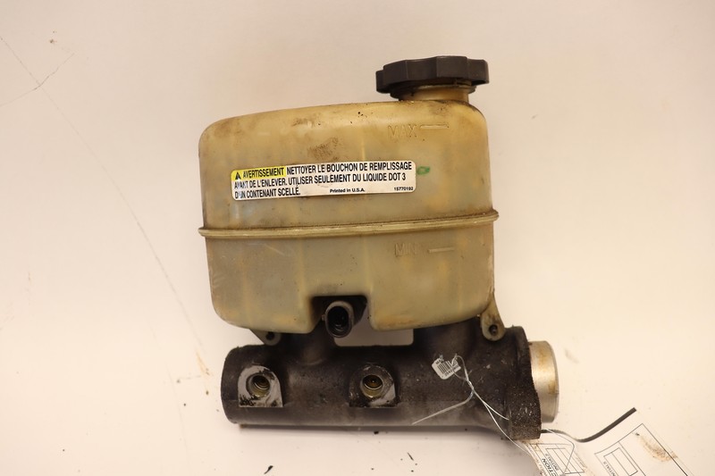 2003-2007 HUMMER H2 6.0L MASTER CYLINDER W/ RESERVOIR BOTTLE OEM