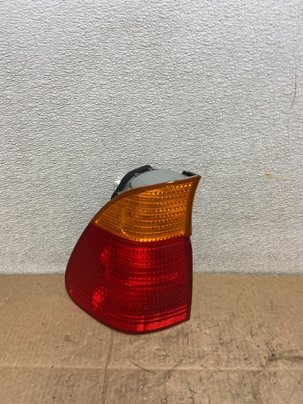 2000 2001 2002 2003 BMW E53 X5 Left Driver LH Tail Light Oem Y9179 DW