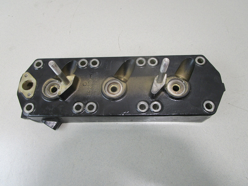 852380T1 Mercury Optimax 135 & 150HP Cylinder Head Port