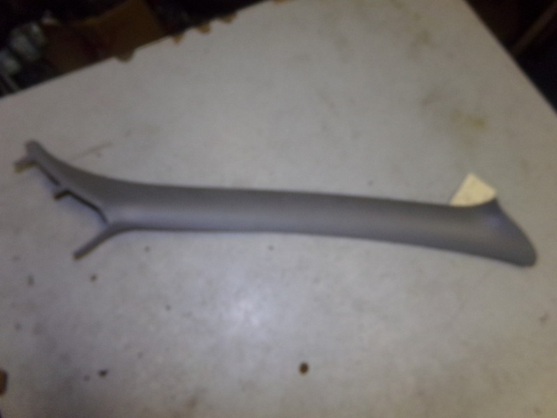2001 Pontiac Grand Prix 10294521 Passenger Front RH Right Pillar Trim