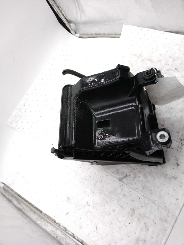 2018 KIA Optima Air Cleaner Assembly OEM 28110D4900 Used, Scratches, 120K Mi