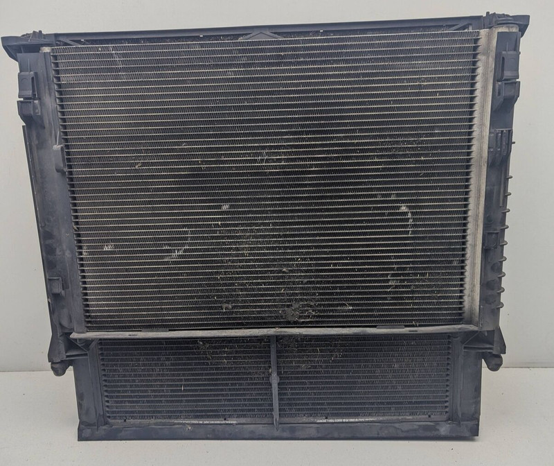 03-05 Land Range Rover L322 HSE Complete Radiator Assembly OEM