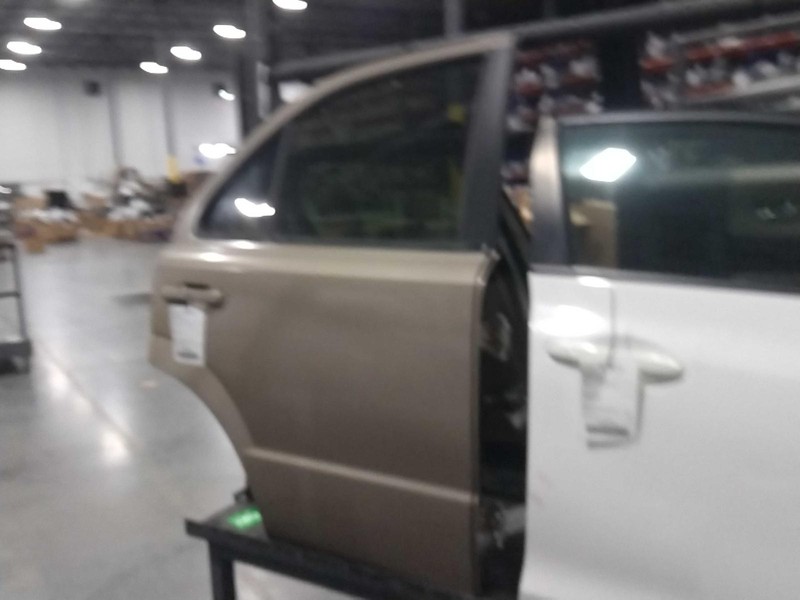 2004 Kia Sorento Rear Right Door Gold OEM Used 99000 Miles