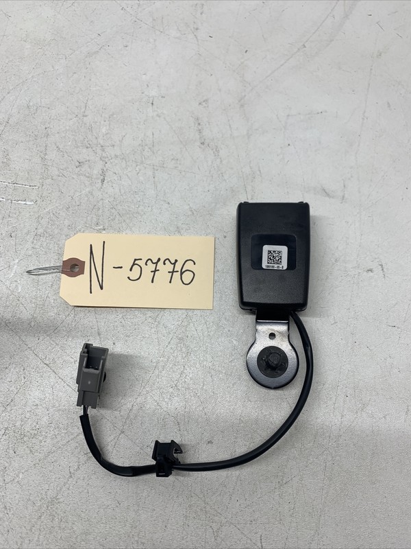TESLA MODEL X SECOND ROW SEAT BELT RIGHT 2016-2020 1089189-05-B 5776 B8