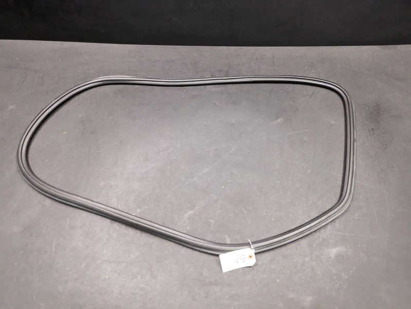 Rear Left Door Body Weatherstrip 2018 Audi Q3 8U0833721A 2015 2016 2017