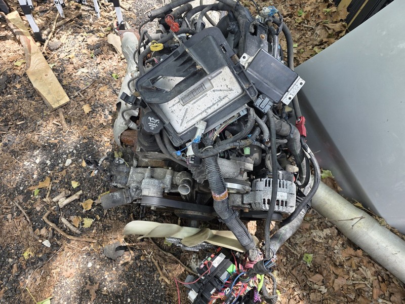 01-04 Chevrolet Silverado 4.8L (VIN V 8th digit) Engine Dropout Assembly 159K