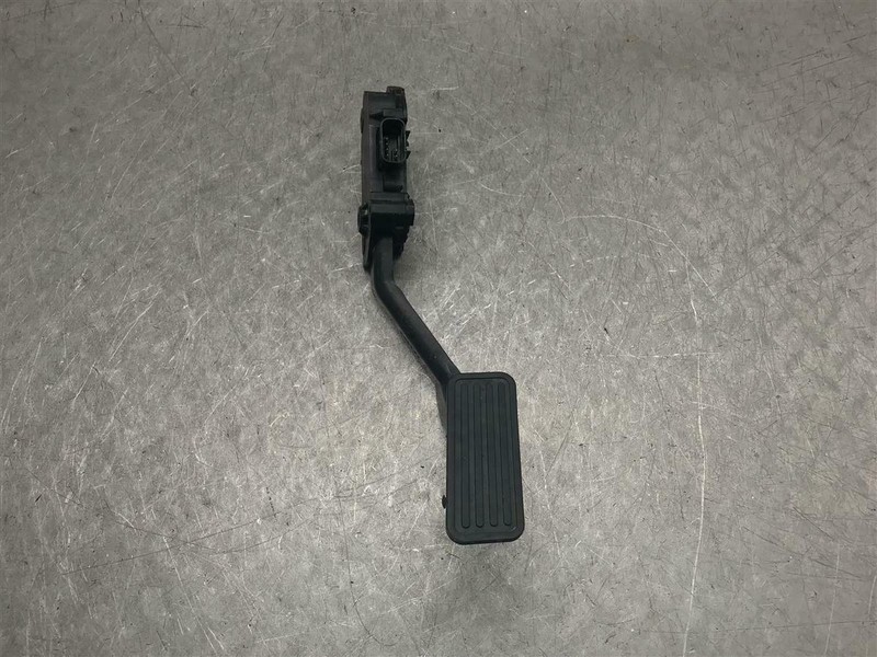2002-2003 CHEVROLET TRAILBLAZER GAS ACCELERATOR PEDAL OEM 15150990