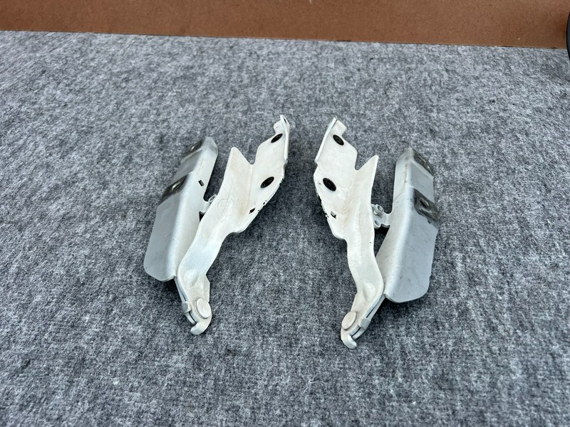 INFINITI Q50 Q60 2014-2024 OEM FRONT LEFT & RIGHT SIDE HOOD HINGES BRACKETS PAIR
