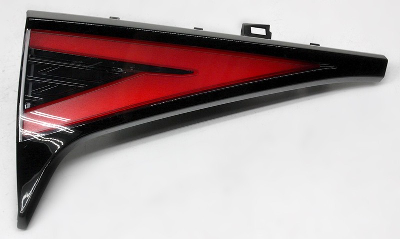 OEM Left Driver Side Halogen Tail Lamp For KIA Sportage (NON-hybrid) 92403-DW000