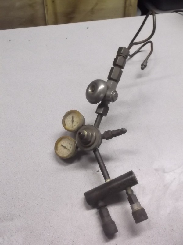 Air Valve w/ 2 PSI Gauges 200-1400 4000-28000 USG Gauges VCGA 346 D1271090 CU-25