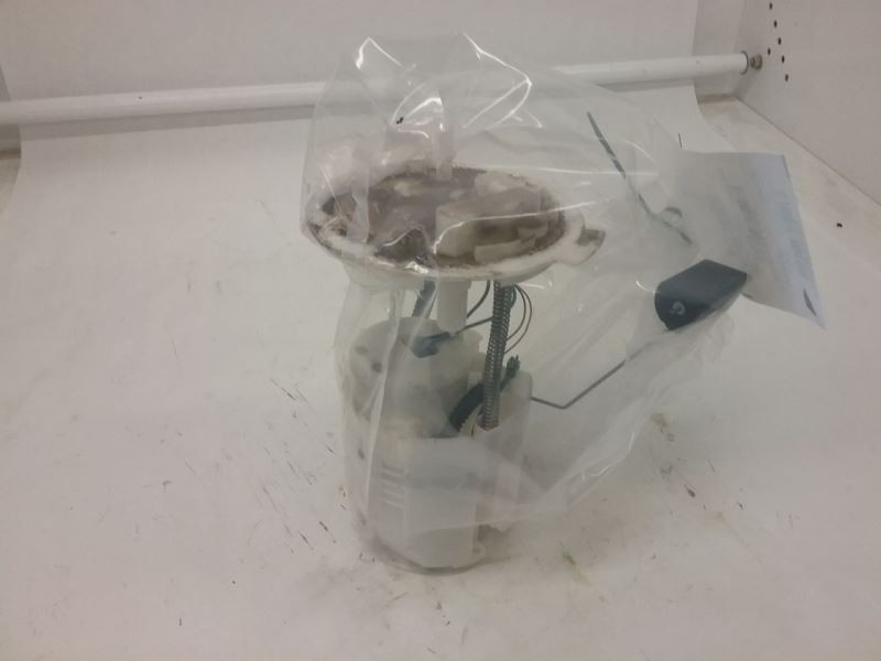 Fuel Pump Assembly 3.7L FWD Fits 10-12 MKS 2104826