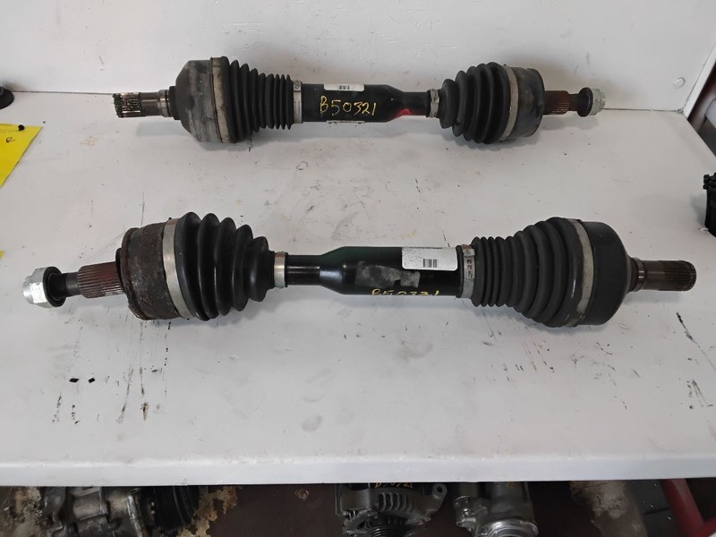 Axle Shaft Front Axle 4WD Off Road Suspension Fits 14-18 CHEROKEE 3549417