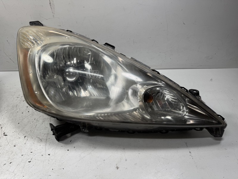 09-11 Honda Fit Sport Right Headlight Assembly 33100-TK6-A11 OEM