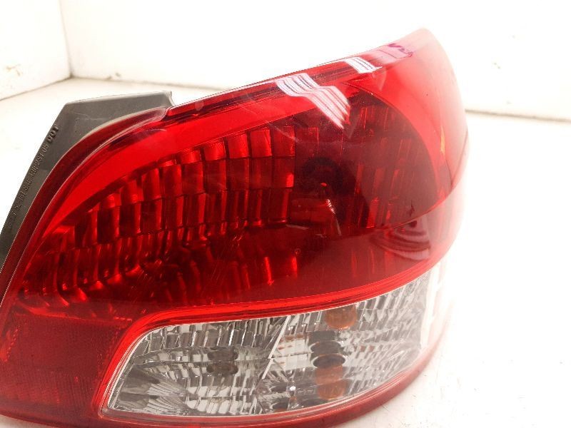 07-12 TOYOTA YARIS BASE PASSENGER SIDE REAR TAIL LIGHT ASSEMBLY