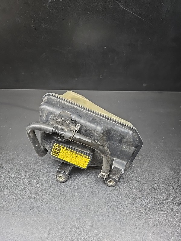 02-10 Lexus SC430 Z40 Coolant Reservoir Overflow Expansion Tank Oem