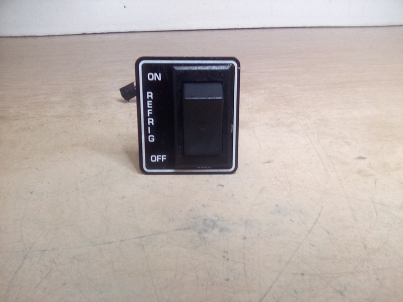 Carling/Kenworth K301-373 On/Off Rocker Switch 12V W/Connector
