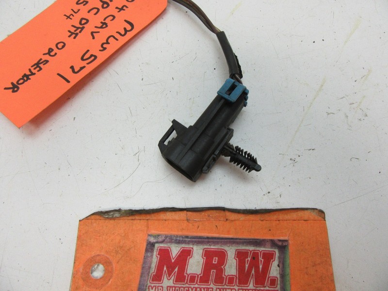WIRE PLUG CONNECTOR OFF OXYGEN SENSOR O2 PIG TAIL HARNESS END CLIP 12578574 CAR