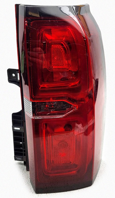 OEM Right Passenger Side Halogen Tail Lamp For Chevy Suburban, Tahoe 84467059