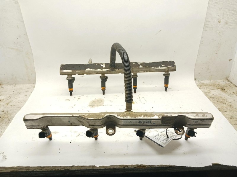 18-'20 DODGE 1500 Classic Style fuel rail w/injectors 5.7L OEM 6 Month Wnty!