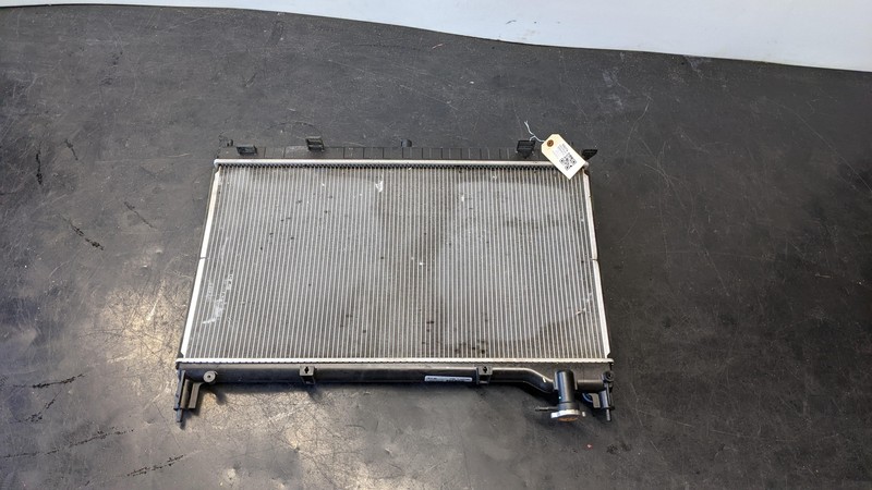Engine Radiator 3.5L 2020 Nissan Murano 21460-5AA0A 2015 2016 2017 2018 - 2022 X