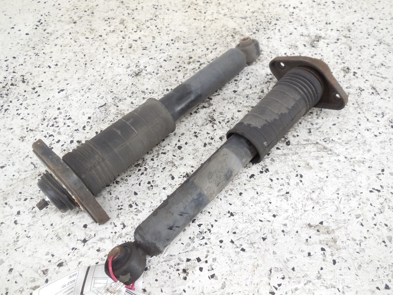 2014 14 Infiniti QX60 Rear Shock Absorber Pair Driver Left Passenger Right OEM