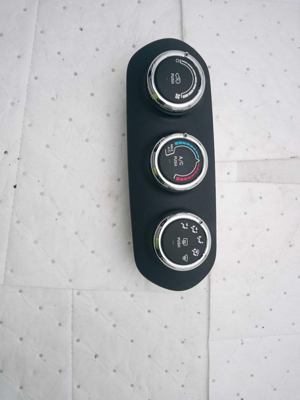 2017 Jeep Renegade A/C Selector Switch OEM Black 6FH09LXHAA 93K Miles