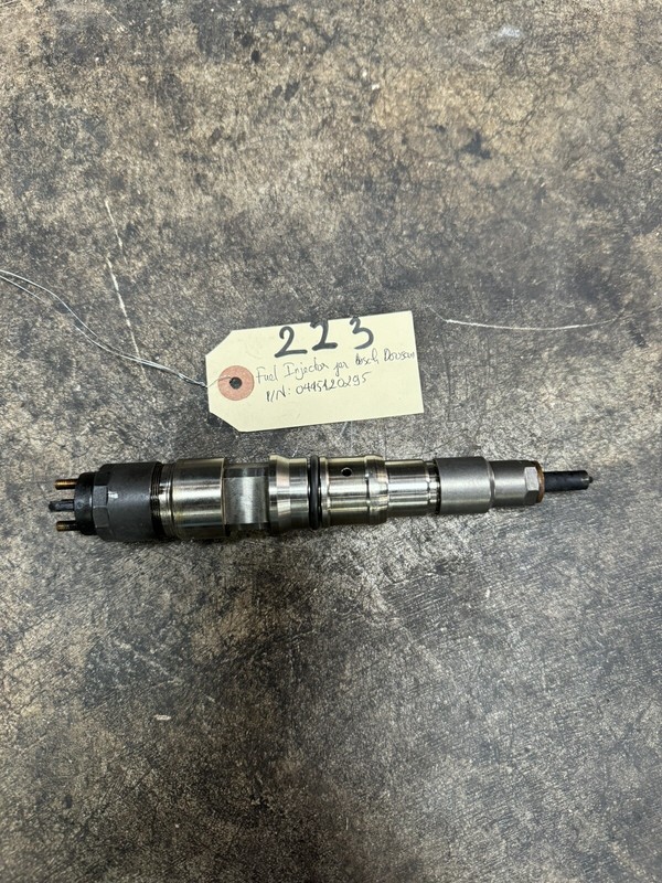 Common Rail Fuel Injector For Bosch Doosan Excavator - P/N: 0445210295