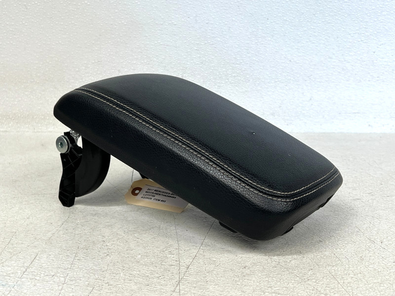 ⭐2014-2019 MERCEDES CLA250 FRONT CENTER CONSOLE ARMREST LID COVER OEM LOT2739