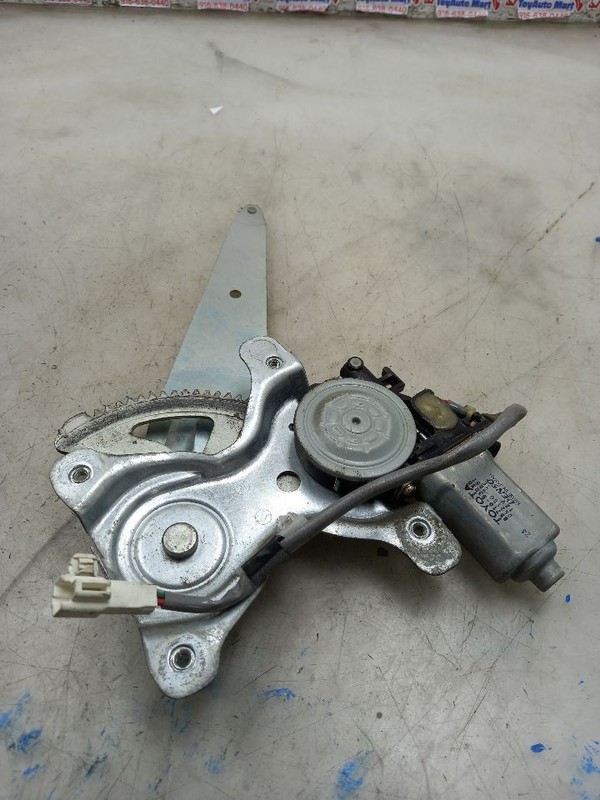 01 02 03 04 05 LEXUS IS300 REAR PASSENGER RIGHT WINDOW REGULATOR