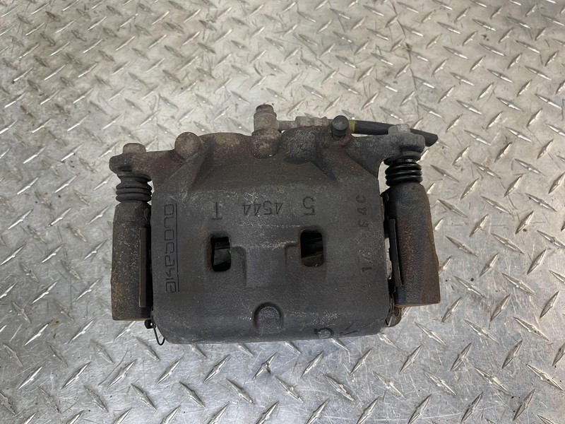 14-21 Infinti Q50 Front Driver Left Akebono Caliper Faded Oem Tested
