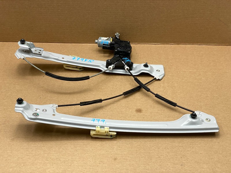 2016-2020 BUICK ENVISION FRONT RIGHT PASSENGER SIDE WINDOW REGULATOROEM LOT779