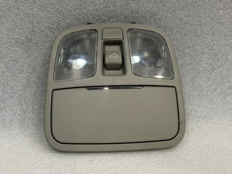 09-11Hyundai Genesis Dome Light w/ Sunroof Switch OEM 92810-2M000