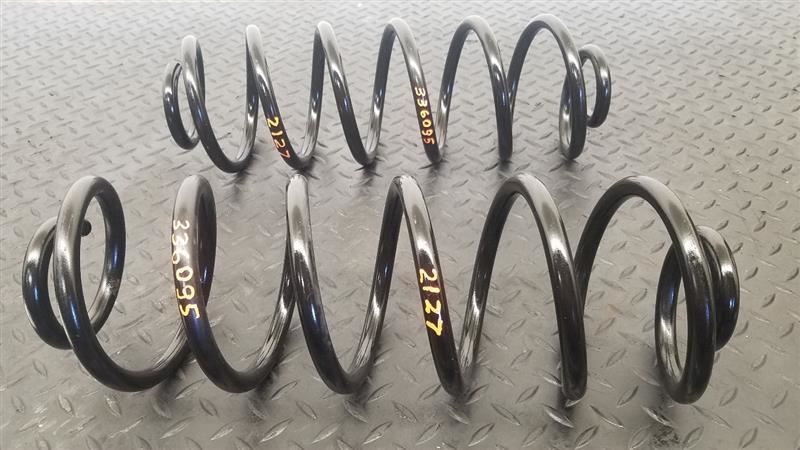 2002-2009 GMC Envoy & Chevy Trailblazer Rear Coil Springs Pair OEM 15948007
