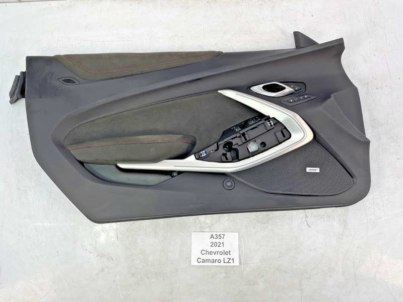 ✅ 16-24 OEM Chevrolet Camaro ZL1 Front Left Driver Side Door Panel Black