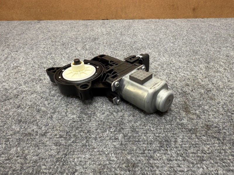GENESIS G80 2021-2025 OEM FRONT RIGHT PASSENGER DOOR WINDOW MOTOR ASSEMBLY