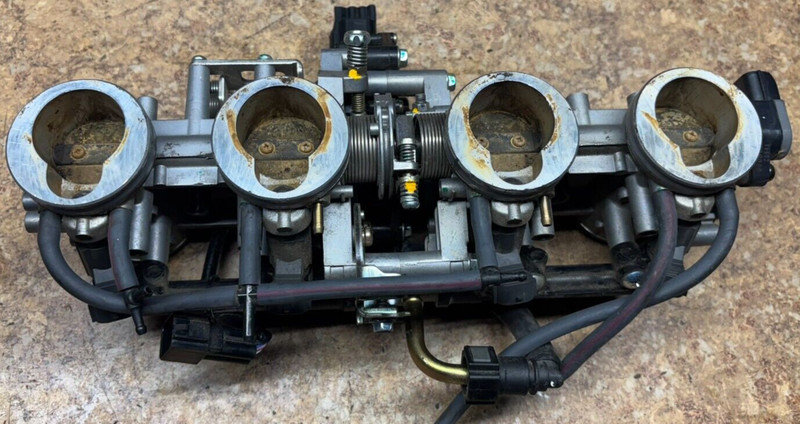 2005 Kawasaki ZR750K Fuel Injection Throttle Body Injector KeihinZR750 ZR D5