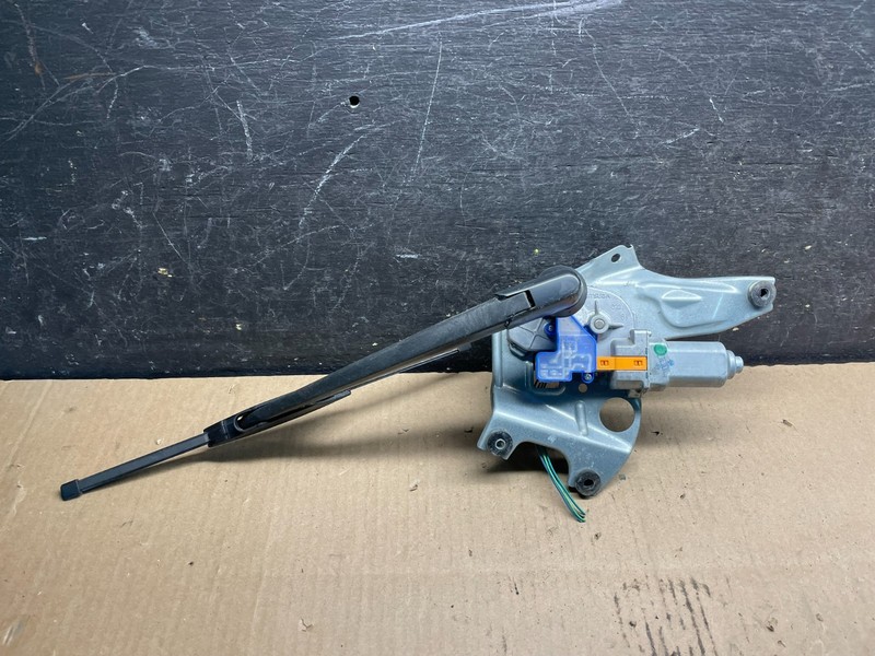 2010 to 2014 Subaru Legacy Outback Rear Windshield Wiper Motor u9273 DG