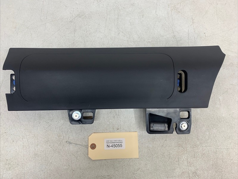 2026 Tesla Model Y Front right lower dash knee cover 1077826-00-E 45055 U15