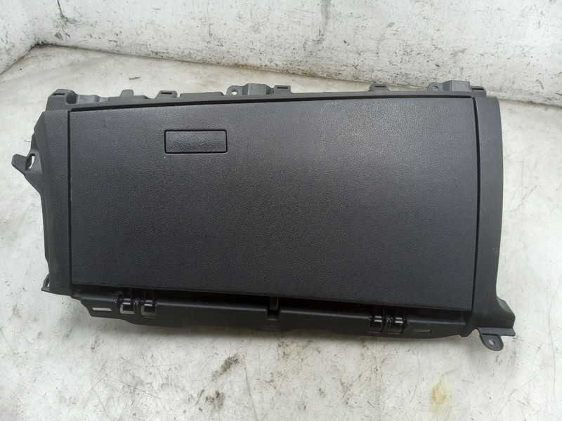 18 TOYOTA C-HR XLE GLOVE BOX BLK-FC20