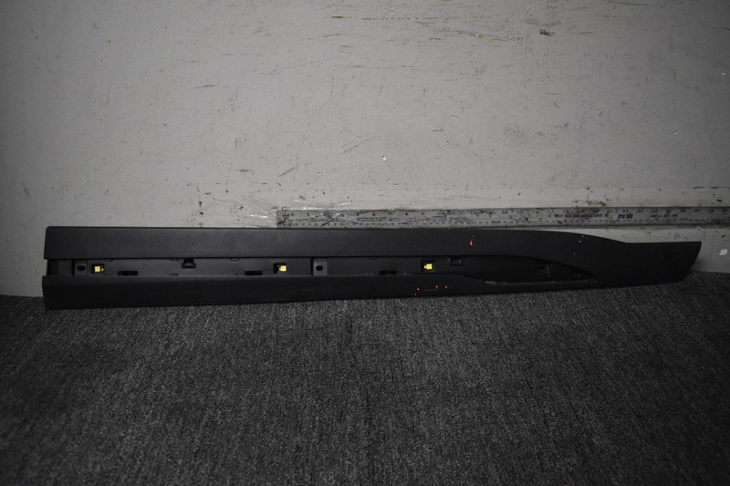 2018-2019 NISSAN KICKS MOLDING DOOR FACTORY OEM