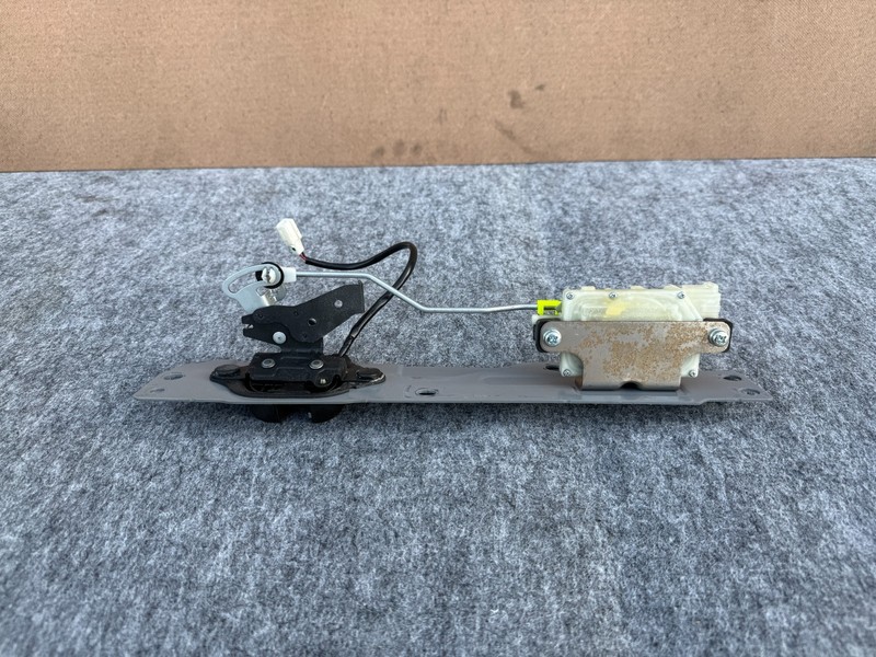 NISSAN 370Z COUPE 2009-2021 OEM TRUNK LIFTGATE LATCH LOCK ACTUATOR W/ BRACKET