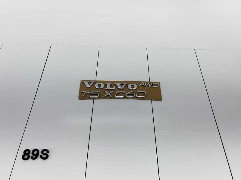 16-17 VOLVO XC60 T5 INSCRIPTION REAR DOOR LIFTGATE NAMEPLATE LOGO SYMBOL OEM