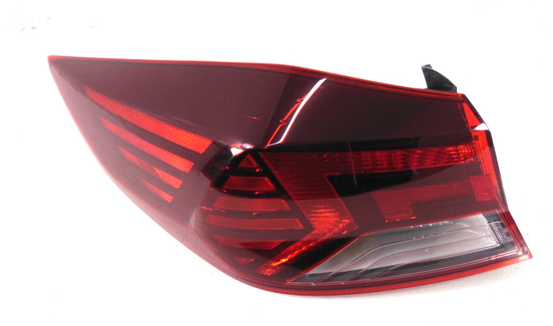 2017-2020 Hyundai Elantra Sdn QTR Incandescent Tail Light Lamp Driver Left OEM