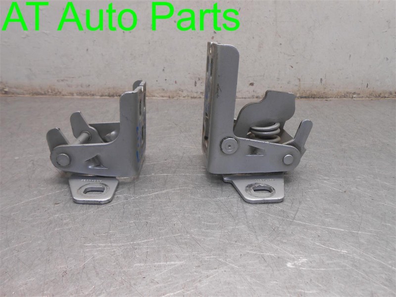 2007 CHRYSLER ASPEN RIGHT REAR DOOR HINGES SET OF 2 UPPER AND LOWER SILVER OEM