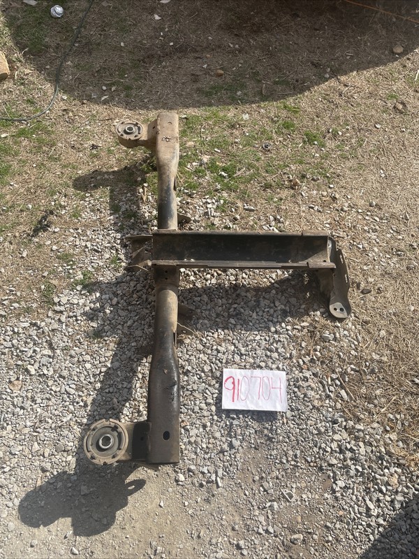 06-11 Cadillac DTS Buick Lucerne Rear Crossmember Subframe OEM 15284661